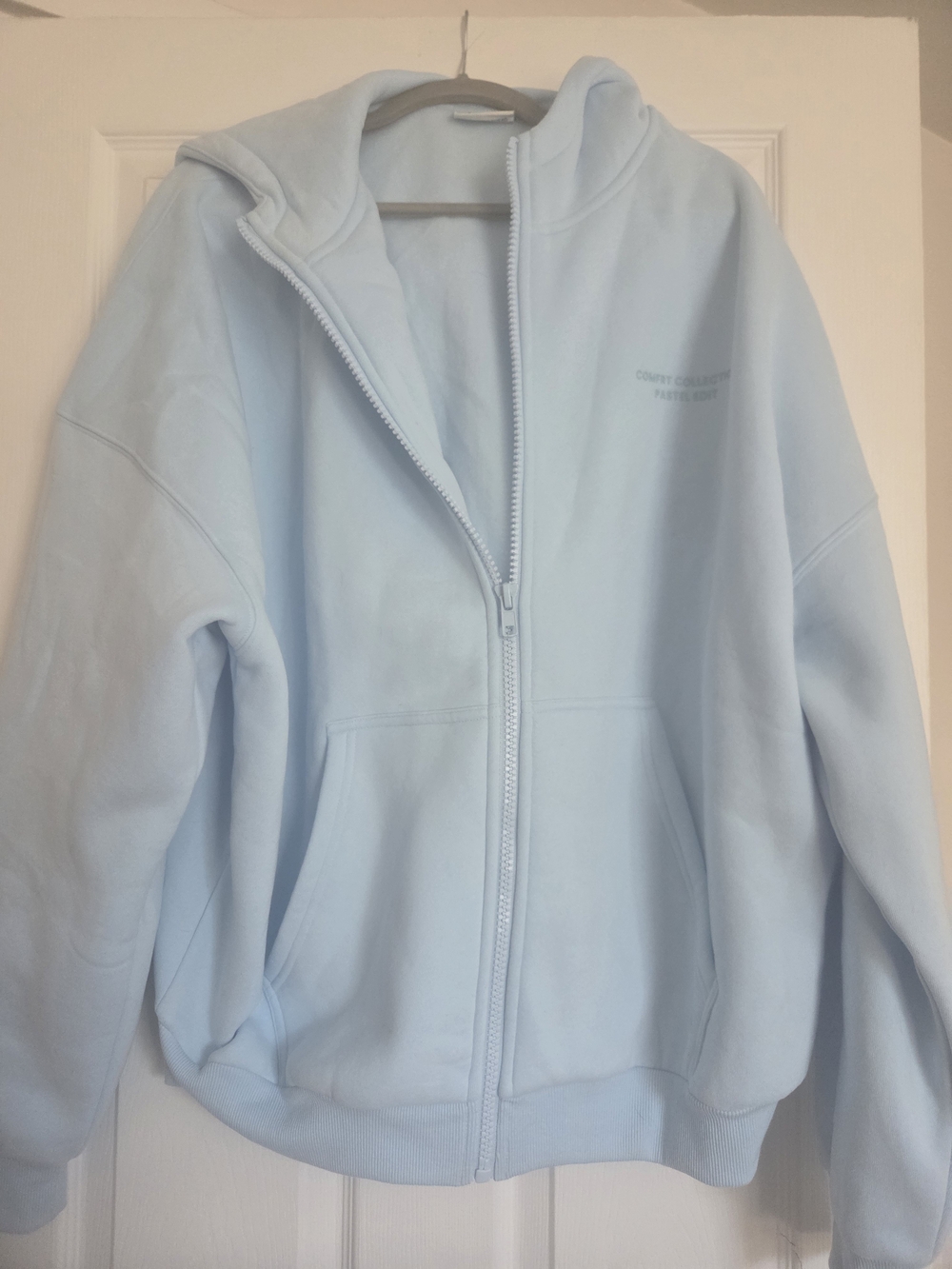 Comfrt Brand New Never Worn Baby Blue Zip-Up Hoodie Size Large